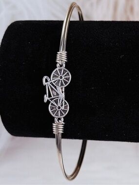 Silvertone, LD minimalist bike bangle bracelet